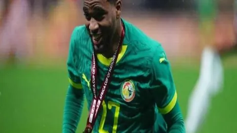 梅州客家2-7惨败上海海港，重现田忌赛马悲剧